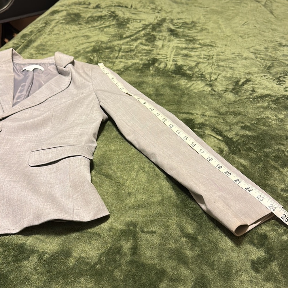 Suit - Picture 6 of 7